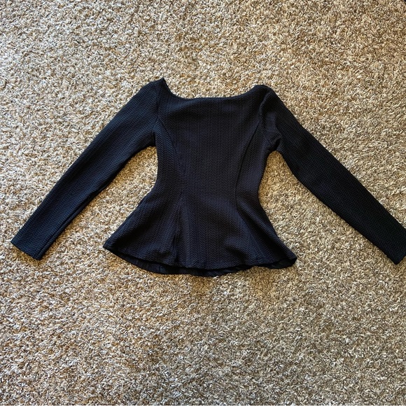 H&M | Lot of 2 Black and White Peplum Tops - Picture 4 of 9